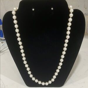 Elegant White Pearl Necklace